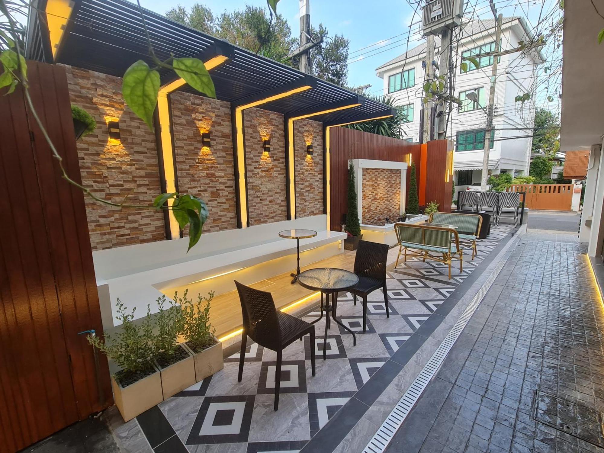 9 Suite Luxury Boutique Hotel Chiang Mai Exterior photo